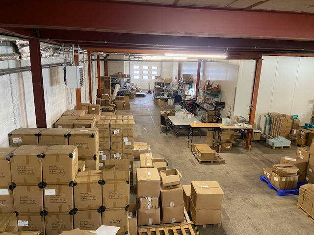 CALUIRE, 5 MIN PÉRIPH : ACTIVITÉ 800 M2 + BUR 330 M2