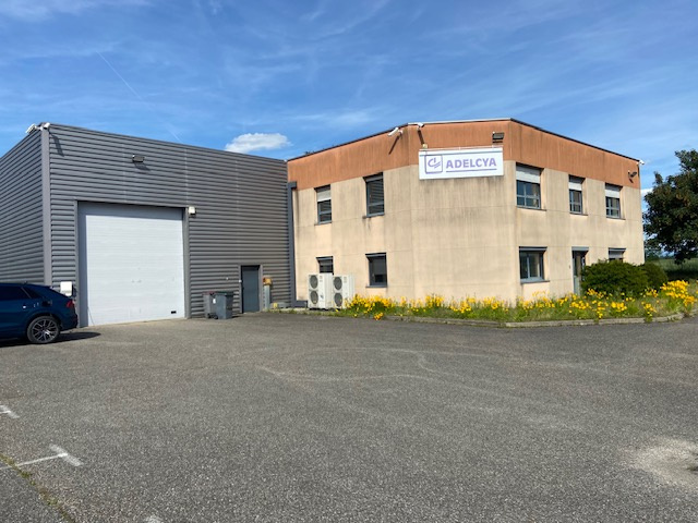 GENAS : Local d’activité 1.160 m2 sur terrain indépendant 2.800 m2