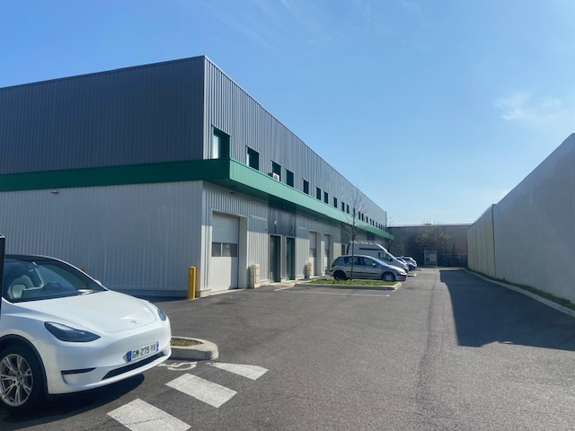 MIONS : LOCAL D'ACTIVITÉ 154 M2 DONT 50 M2 DE BUREAUX